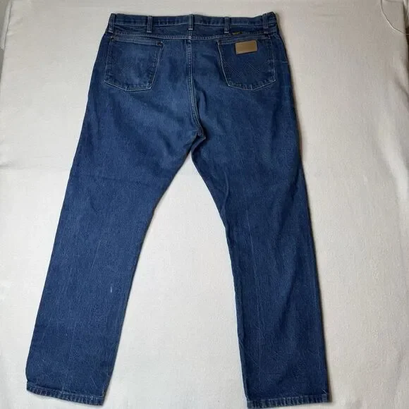 Wrangler Jeans Men's 42x32 Blue Cowboy‎ Cut  13MWZ Medium Wash - Picture 3 of 8